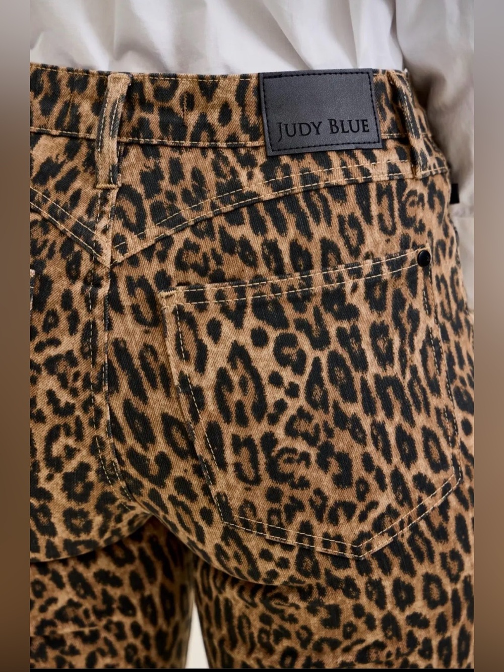 NWT Judy Blue Jaqueline Flare Jeans in Leopard Luxe - Picture 5 of 10